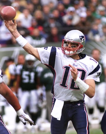 En el segundo juego de la campaña 2001, Mo Wilson, de los Jets, lesionó a Drew Bledsoe. Lo que parecía el final de las aspiraciones de New England, representó el inicio de la carrera de Brady,